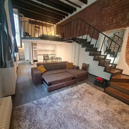 Isola - Ugo Bassi Charme Loft Apartment มิลาน ภายนอก รูปภาพ