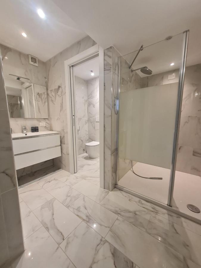 Isola - Ugo Bassi Charme Loft Apartment มิลาน ภายนอก รูปภาพ